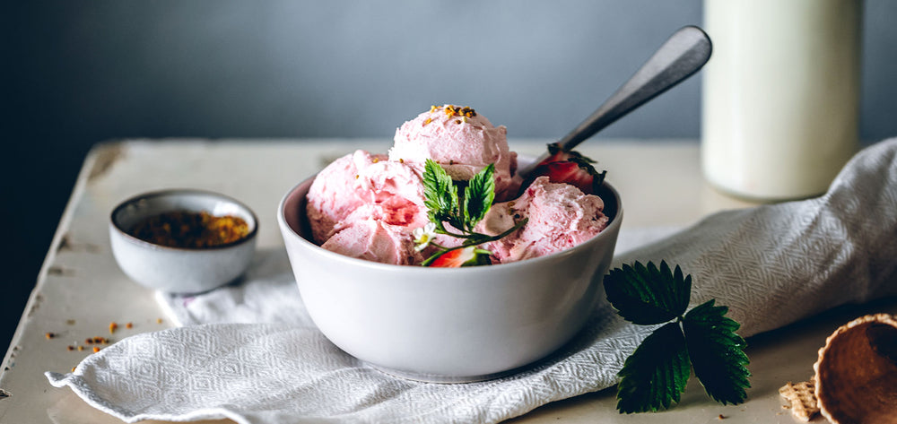 Protein-Nicecream mit Erdbeeren