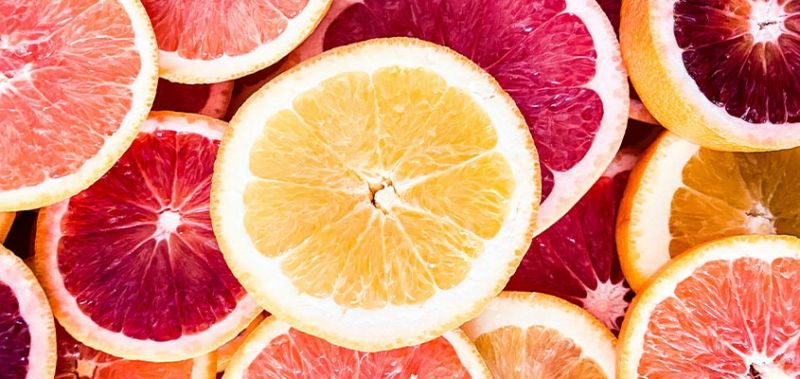 Aufgeschnittene Orangen- & Grapefruitscheiben