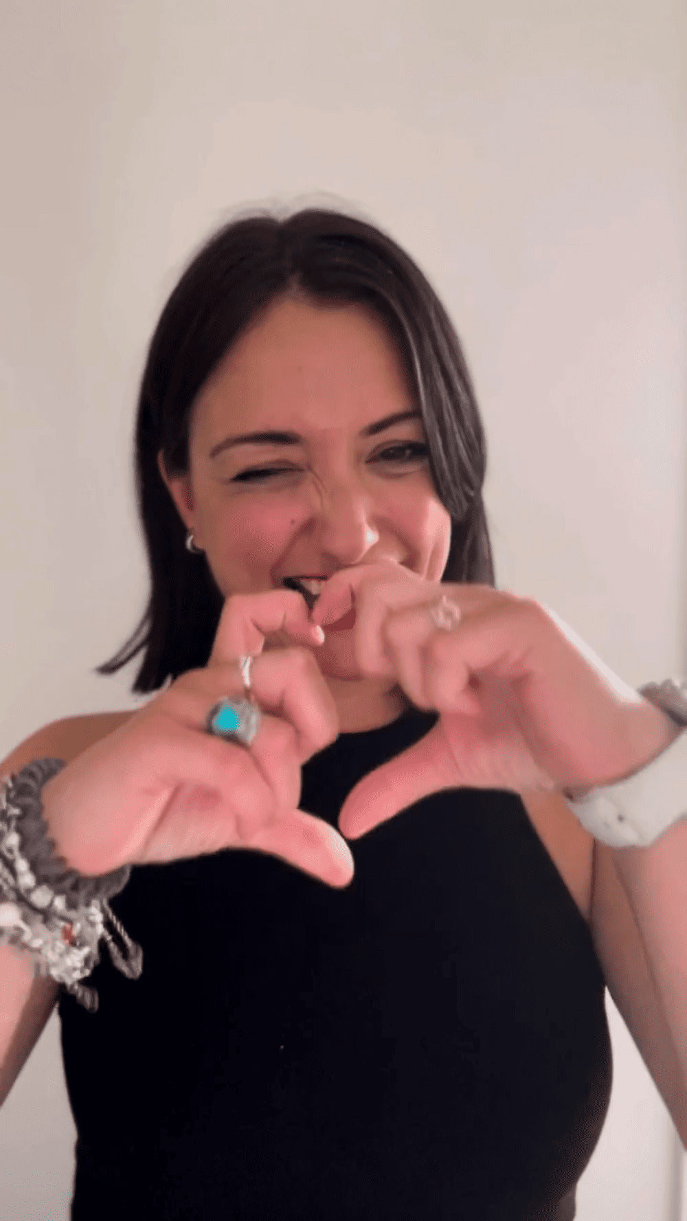 Carica il video: Enza ha ritrovato se stessa con SHEKO